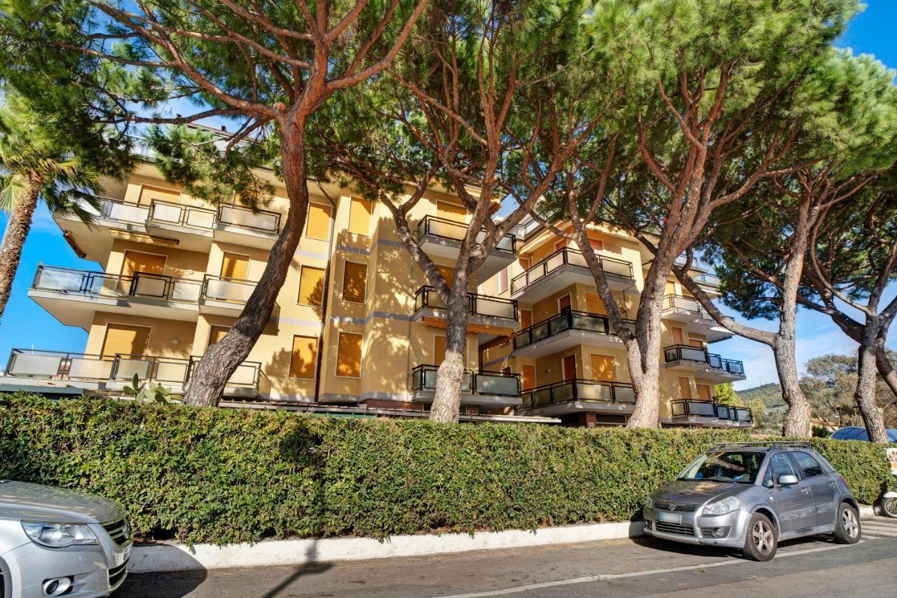 Casa Laura Elena San Bartolomeo Al Mare Exterior foto
